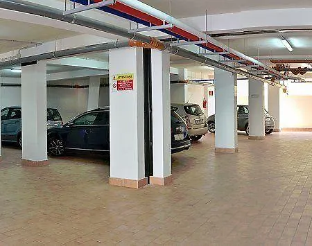 阿斯特罗套房酒店 4*