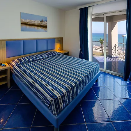 酒店 阿斯特罗套房酒店 切法卢