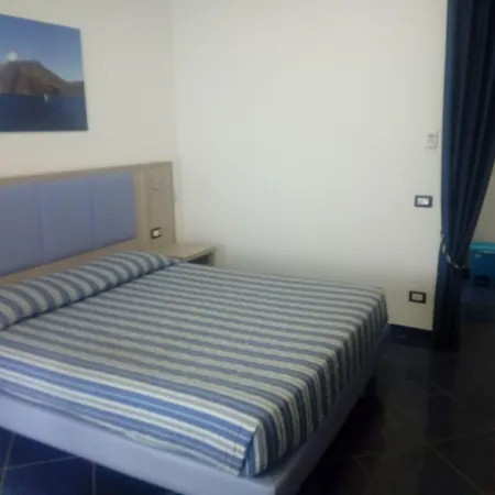 阿斯特罗套房酒店