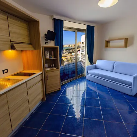 Astro Hotel 4*