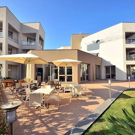 阿斯特罗套房酒店