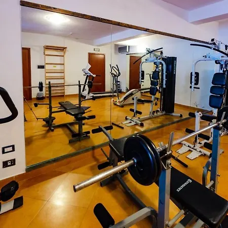 阿斯特罗套房酒店