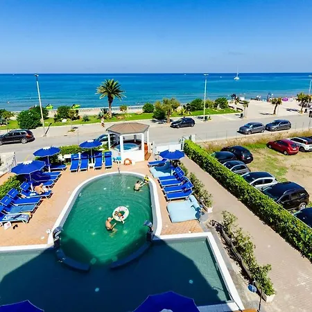 阿斯特罗套房酒店 酒店