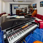 Hotel Astro