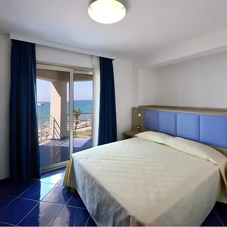 Astro 4* Cefalù