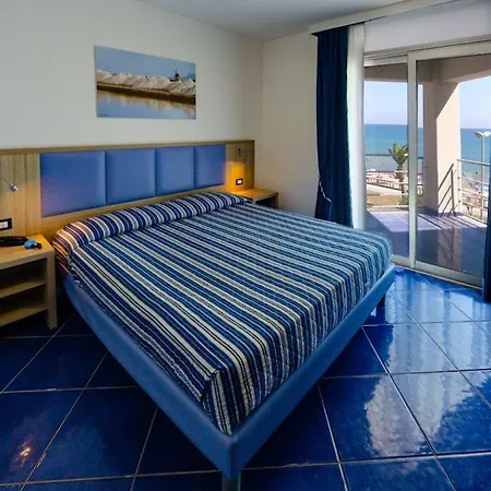 Hotell Astro 4*