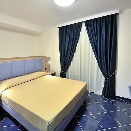 Astro 4* Cefalú