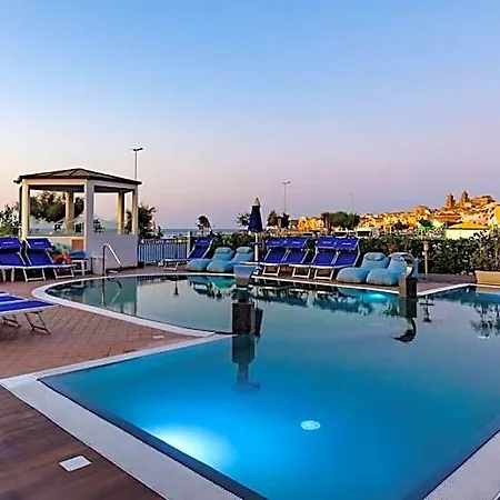 Hotel Astro 4*