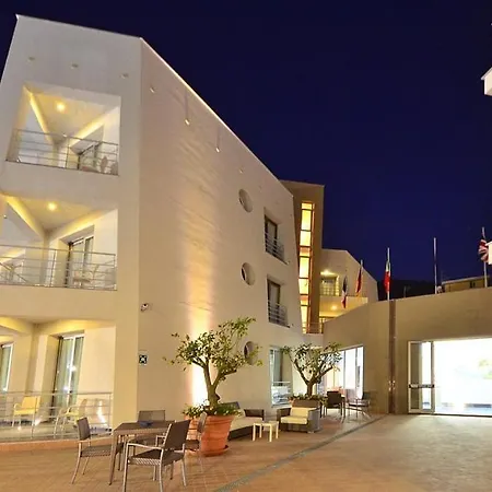 Astro 4* Cefalù